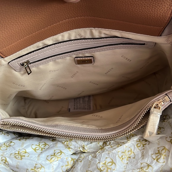 GUESS Two-Tone Shoulder Bag - NWT and original packaging filler - Picture 9 of 13